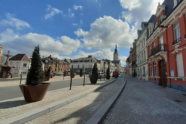 Les Appartements Fénelon Le Cateau-Cambresis Esterno foto