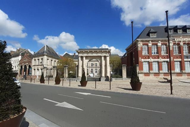 Les Appartements Fénelon Le Cateau-Cambresis Esterno foto