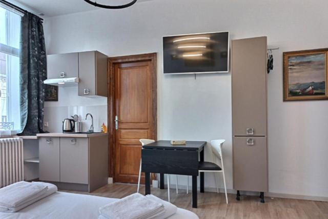 Les Appartements Fénelon Le Cateau-Cambresis Esterno foto
